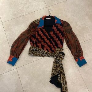Statement A+O wrap blouse